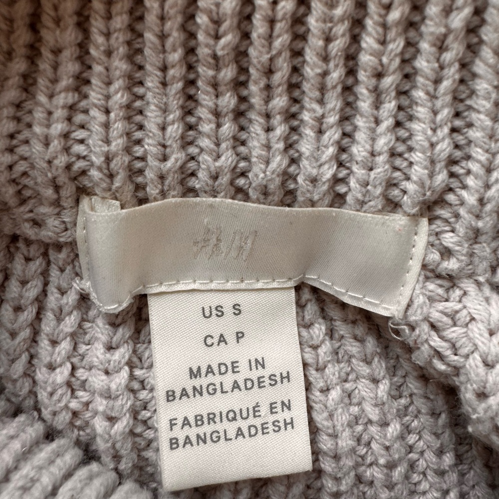 H&M Taupe Ribbed Turtleneck Sweater - Picture 2 of 10